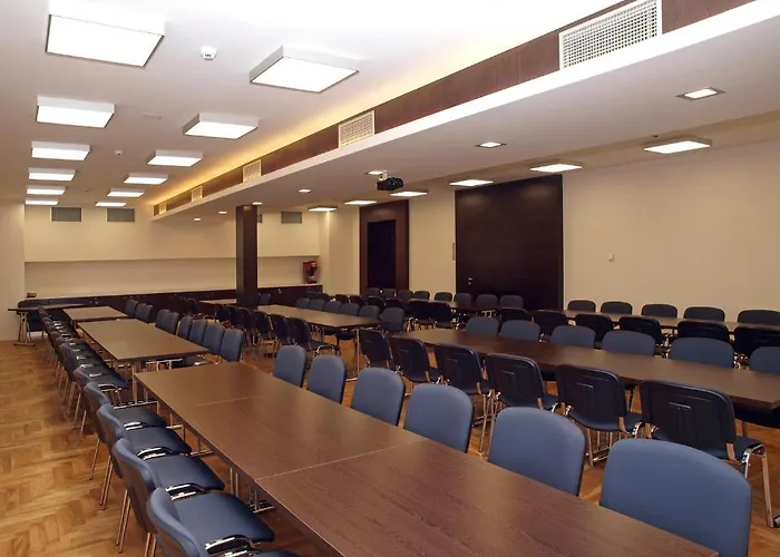 호텔 Hotel Budweis 4*